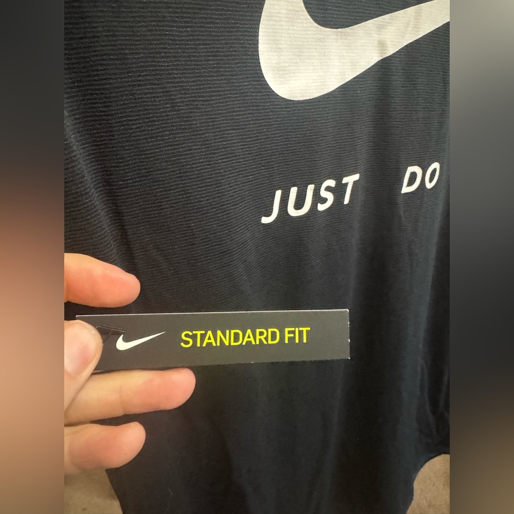 Nike Women's Black dri-fit running tee - Picture 7 of 8